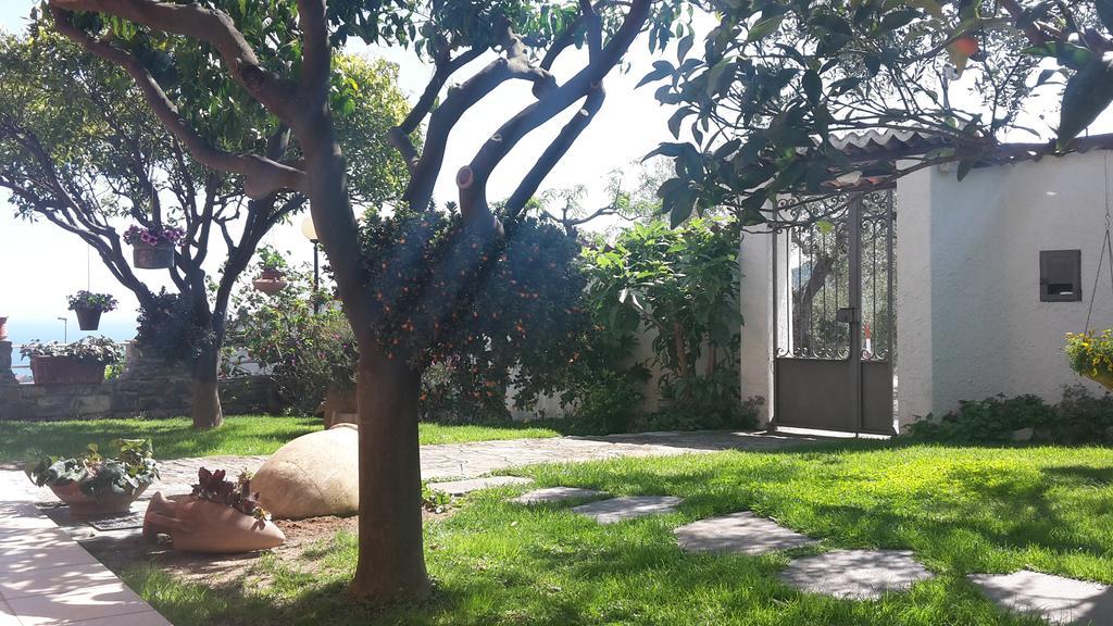 Azienda Agrituristica Villa Arianna Imperia Eksteriør billede